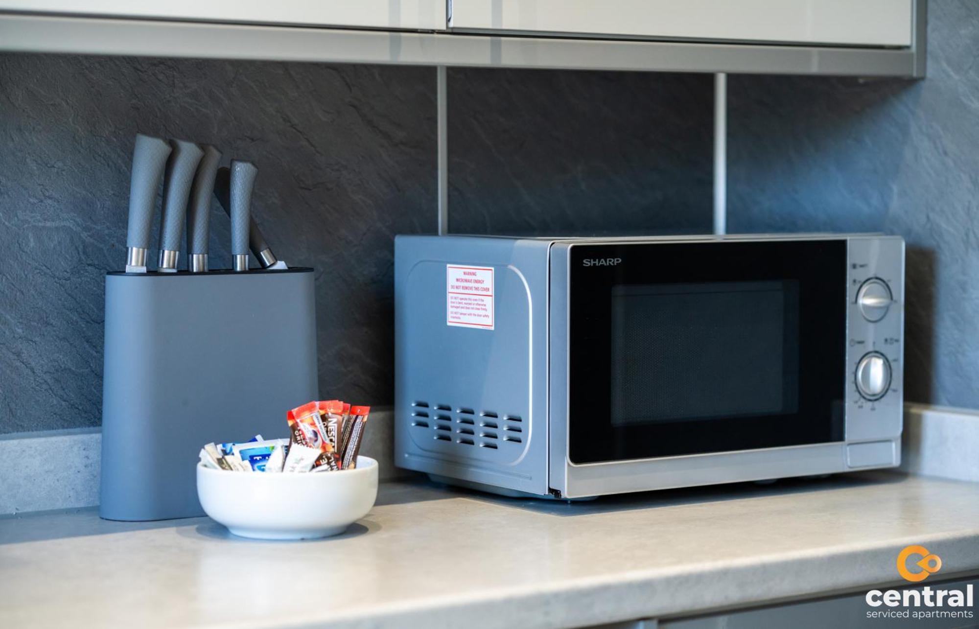 Central Serviced Apartments - 2 Bedroom - Free Street Parking - Fast Wifi - Smart Tvs In All Rooms - Ground Level - Family Neighbourhood - 3 X Double Beds - Heating 24-7 - Trade Stays - Weekly & Monthly Offers Dundee Ngoại thất bức ảnh