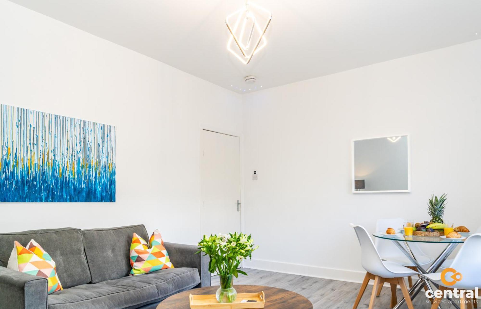 Central Serviced Apartments - 2 Bedroom - Free Street Parking - Fast Wifi - Smart Tvs In All Rooms - Ground Level - Family Neighbourhood - 3 X Double Beds - Heating 24-7 - Trade Stays - Weekly & Monthly Offers Dundee Ngoại thất bức ảnh